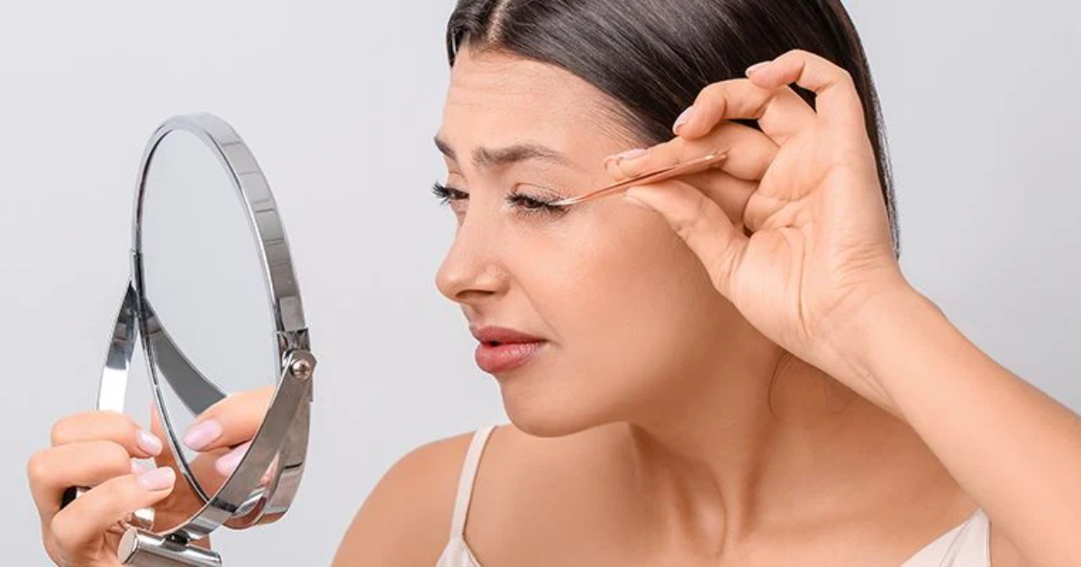 Safe Ways To Remove Eyelash Extensions