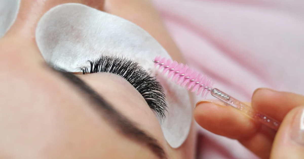 how long do hybrid lashes last